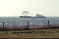 foto van illegaal vissende kokkelboot te zuiden van Vlieland