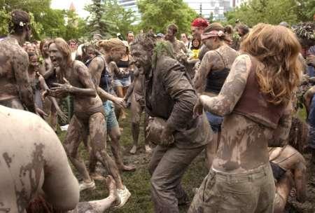 Modderdansen in Calgary, donderdag 27 juni.