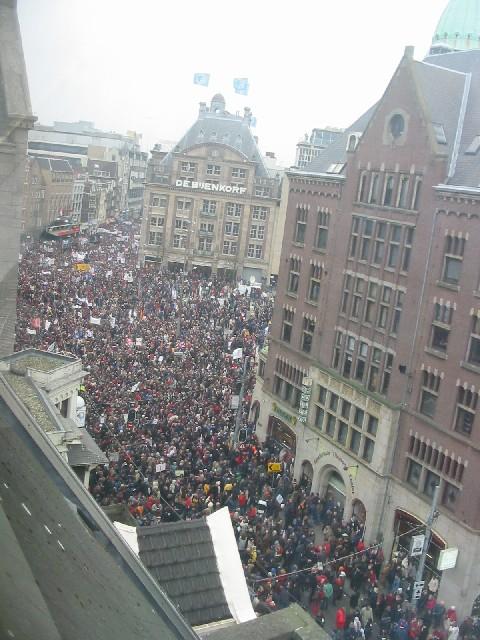 Anti-oorlog demo op de dam