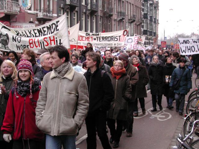 Ordinary people mass to show public disapproval of Bush's politcal agenda.