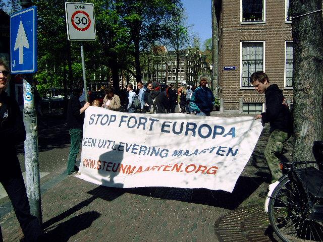 spandoek op westermarkt voor de kerk