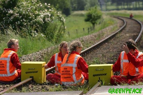  Na een 3,5 uur durende actie in de ochtend hebben opnieuw vier Greenpeace-actie