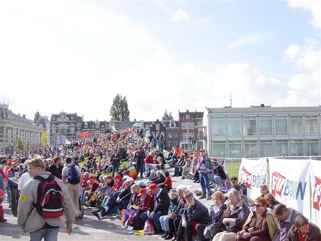 Museumplein vol tot achterin...