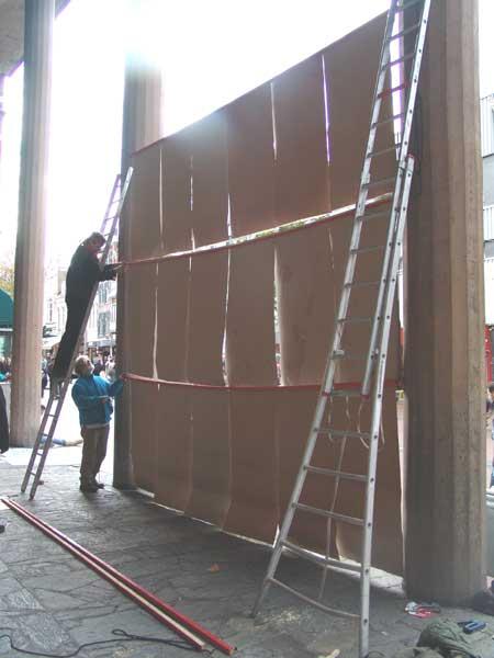 opbouw portretten aan kerk