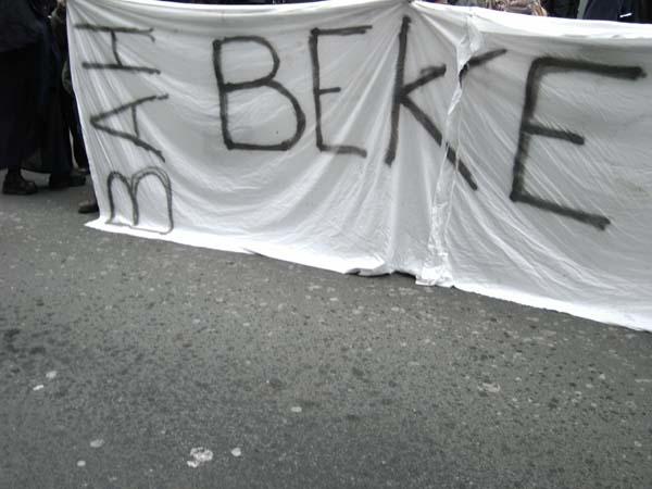 Fotoreportage barricade en rouwstoet: 2