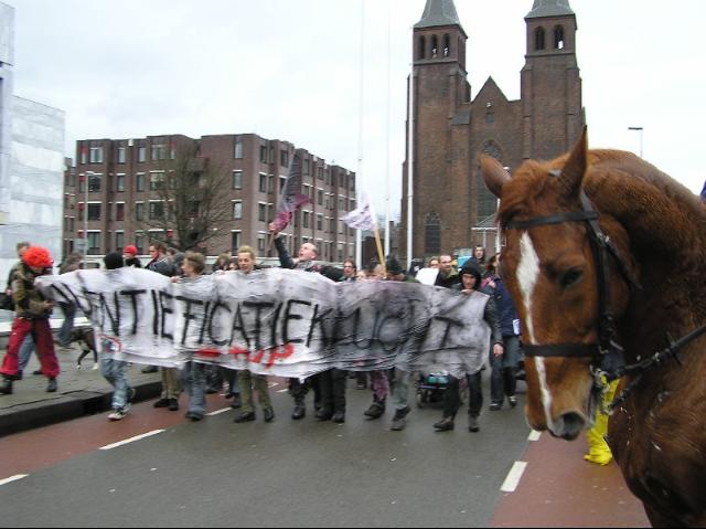 demo bij gemeente huis en paleis van justitie