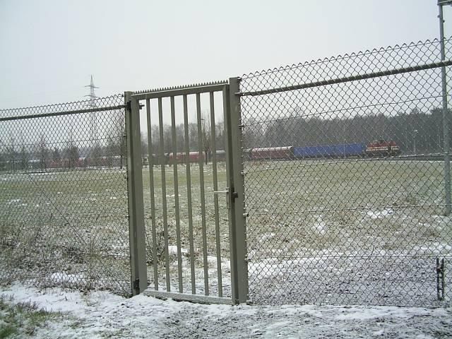 het transport op Urenco terrein achter hek