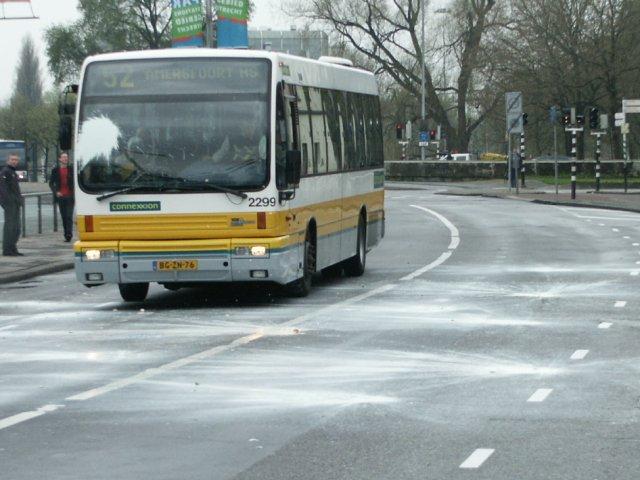 Enkele bussen worden vol geraakt.