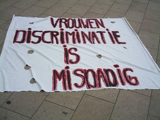 vrouwendiscriminatie is misdadig!