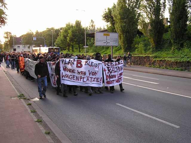 demo voor behoud plan b op: 08-06-05