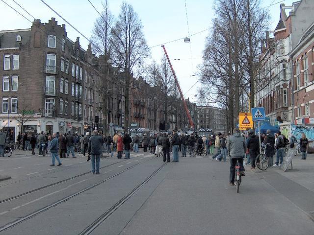 Bilderdijkstraat, bij Kwakersplein, in de verte links 'Het Wilde Westen' pand