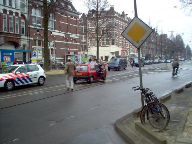 Het rode autotje is van Laramie of zijn maatjes