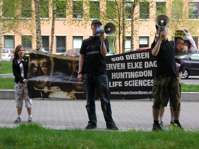 protest bij Chiron - HLS klant