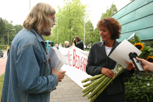 Vestigingsmanager ABN-AMRO Assen neemt 'zonne-energie' in ontvangst