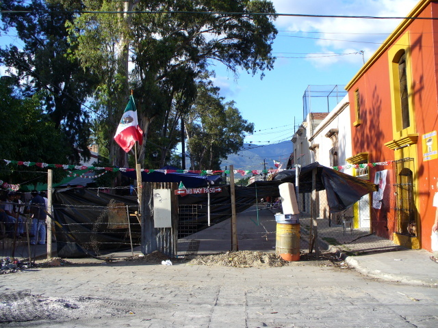 een van de barricades