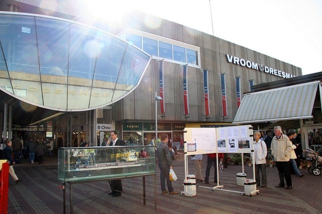 bajesboten in de winkelstraat van Zaandam