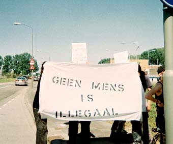 geen onwettige mensen, wel onmenselijke wetten!