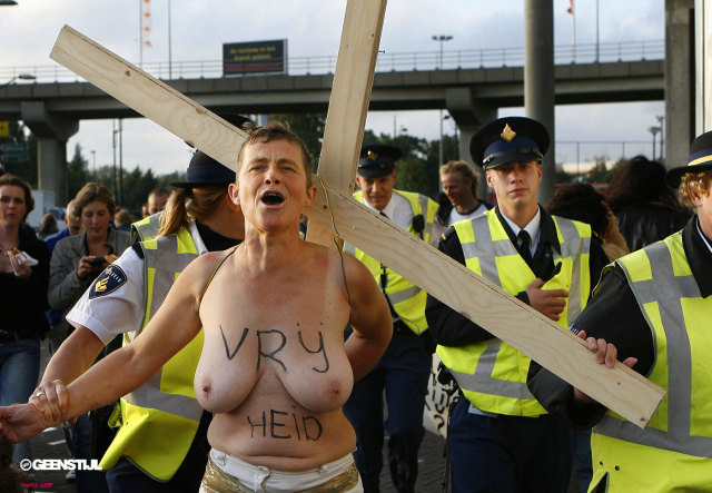 Wij vrouwen eisen....de Heuvel (van Golgotha?)