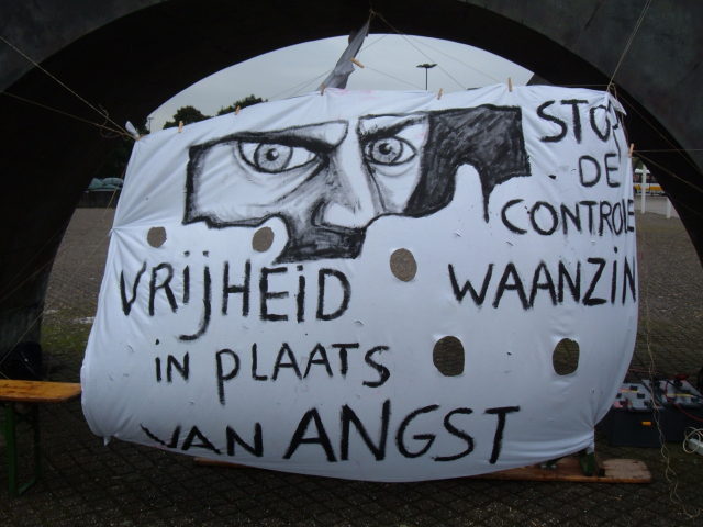 spandoek vrijheid in plaats van angst voor Jaarbeurs Utrecht 20-9-07