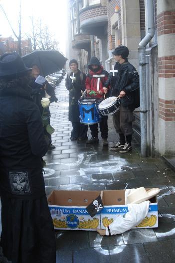 Funeral at the Colombian consulate