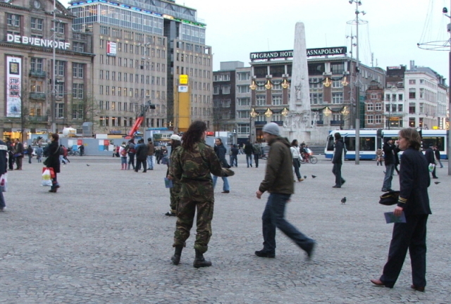 Met de monument op het achtergrond