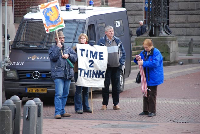 Antichoice aan het begin van de dag, toen nog met weinig.