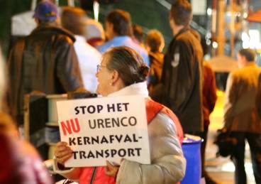 Protest in Hengelo tegen Uraniumtransport