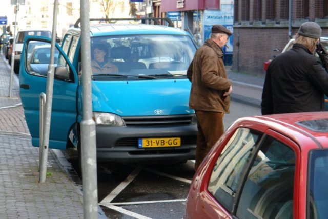 En samen bij hun bus. 