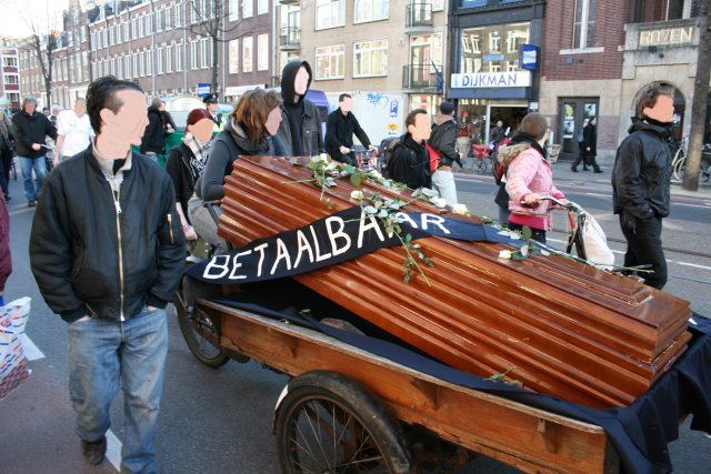 de dood kist met daarin : het betaalbaar wonen