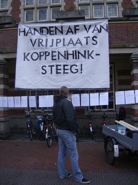 protestbrieven en spandoek