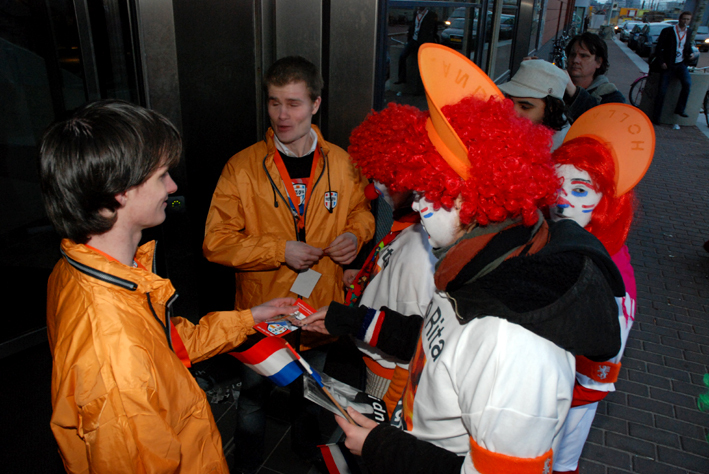 Clowns kunnen ook kaartjes hebben, ze zijn er immers om Rita te steunen