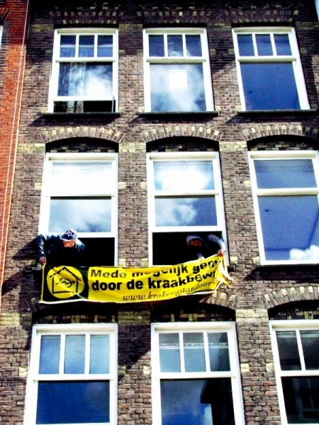 spandoeken ophangen na de kraakactie