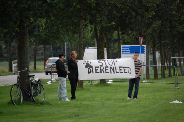 Thomas Wentzel (2de van links) met Voorpost kameraden