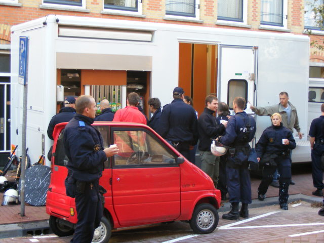 Lekker soepje, buurtbewoners en sympatisanten hadden ook graag wat gehad...