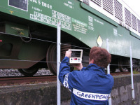 Greenpeace bei der Strahlenmessung des Castor in Frankreich