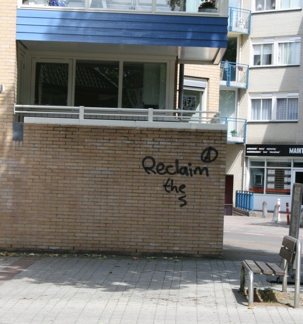 Veel graffiti was er door de hele stad te vinden