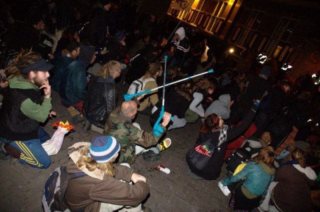 Sit-in voor de poort