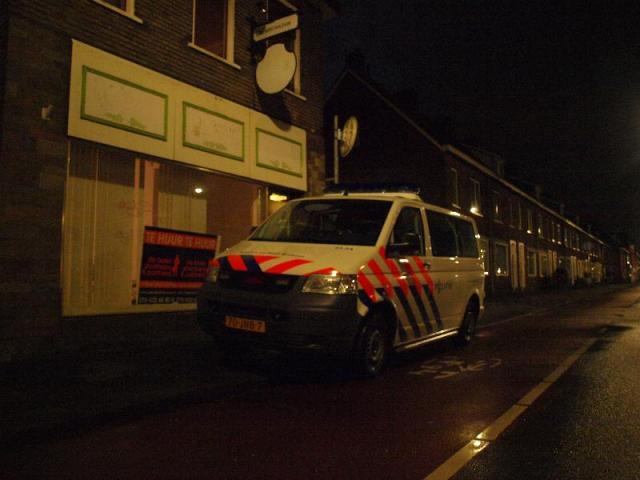 de late aankomst van de politie vanwege n.a.c relletjes