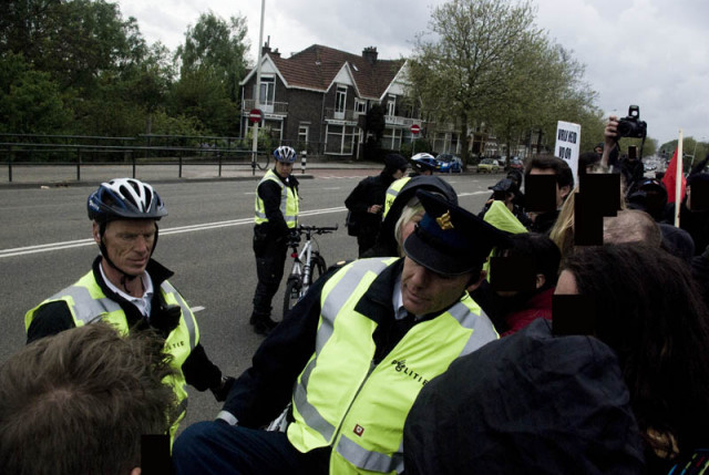 Forcing the police out of the march