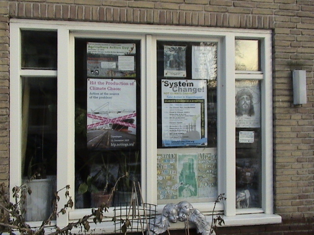 Posters in the windows-should not the squatters keep the old tradition ?