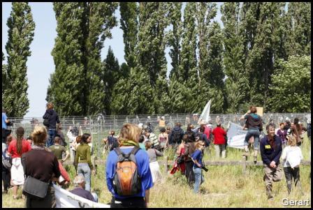 rennen naar het omheinde veld