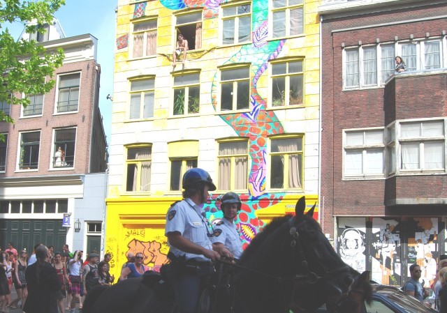 De Spuistraat heeft haar eigen slet.