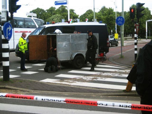 de lock-on blokkade van de antifascisten.