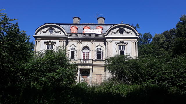 Huize Ívicke in Wassenaar gekraakt