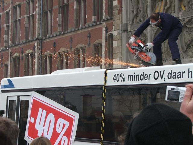 Onder leiding van Rutte en Schultz wordt het OV gesloopt