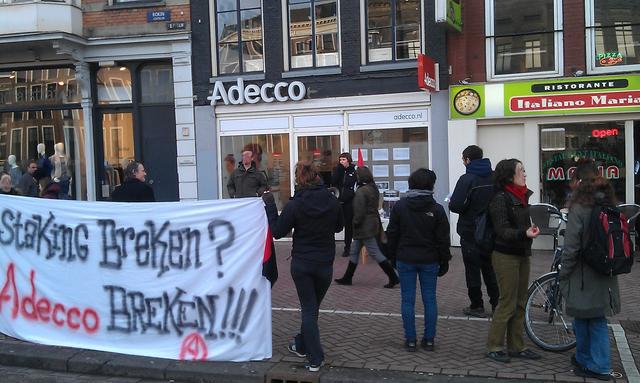 Adecco picket 2